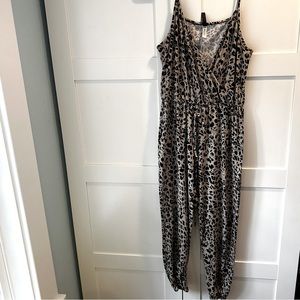 Piphany Leopard Jumpsuit size medium